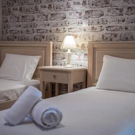 Aloni Studios&apartments Appartamento Athánion