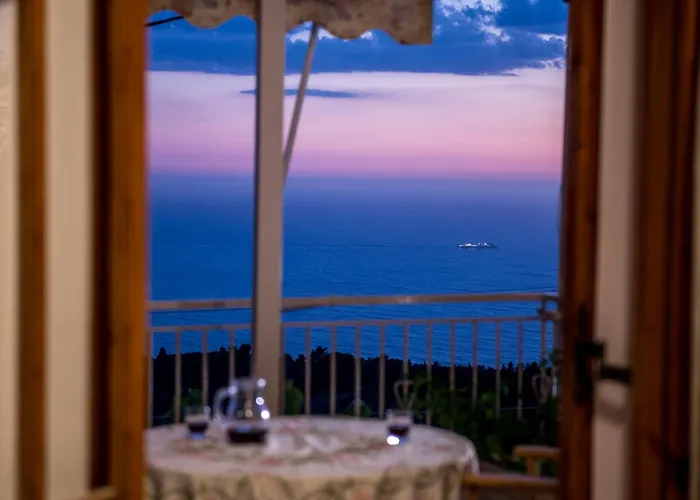 Aloni & Apartman Atháni